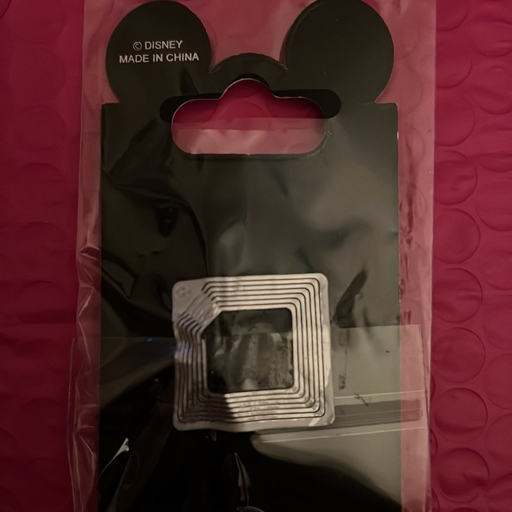 Goofy Pin - Picture 2 of 2